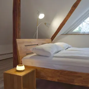 Traumzeit Mit Balkon In Vorstadtvilla Apartment